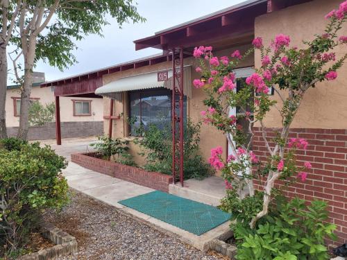 Truth or Consequences Casa | Top of the Hill Guest House