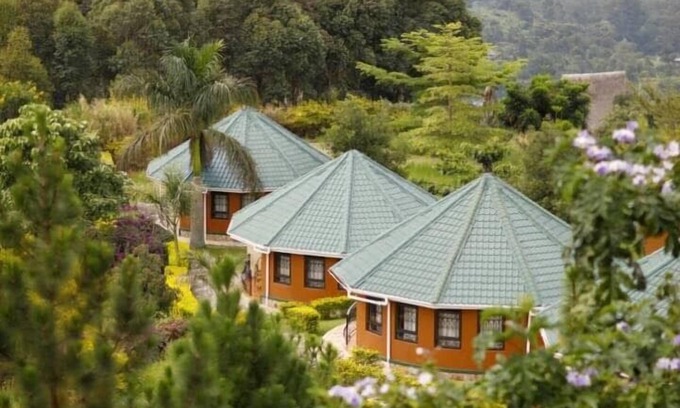 Fort Portal Cabina | Top of The World Lodge