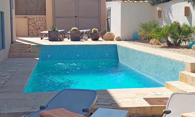 Cala Llombards Casa | casa renovada superior, de alto nivel, 6 pers. Vista al mar, playa, piscina