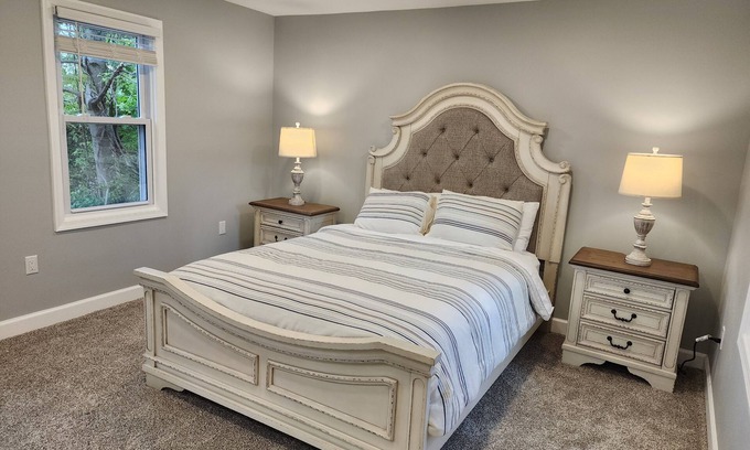 Roanoke Casa | Top Spot: guest house in quiet neighborhood, 15 mins drive to everything.