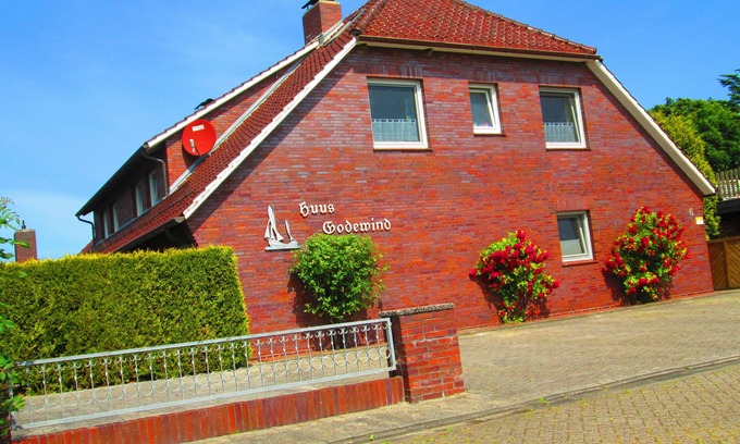 Westeraccumersiel Casa | Casa de vacaciones superior, 7 p., Sauna, 2 baños, WLAN, tel., Chimenea, Strandk., Patio, Reproductor de perro