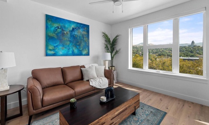 Fairpark Apartamento | Top VIEWS! Capital building! Rooftop pool/gym/bowl