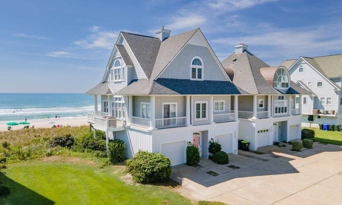 McCutcheon Field Casa | Topsails Treasure | Oceanfront Luxury | Spa + Pool