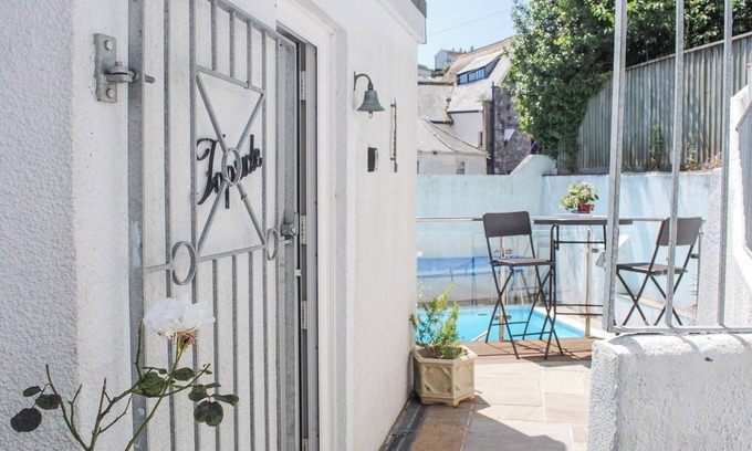 Salcombe Cabaña | Topside