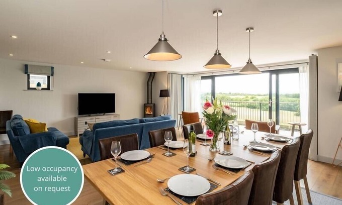 St Minver Cabaña | TOR VIEW, family friendly, with open fire in St Minver