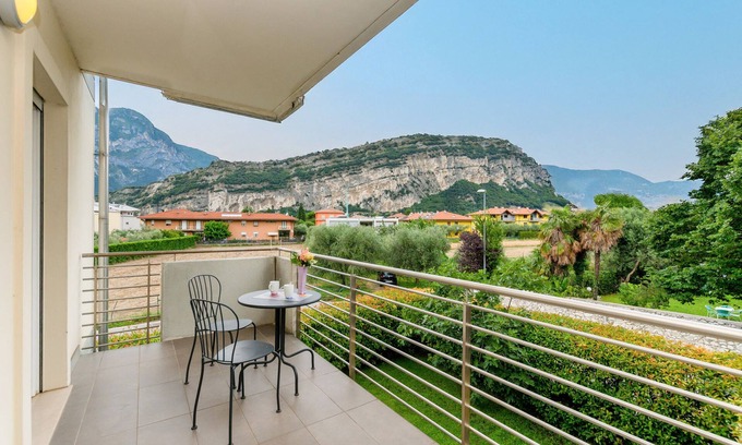 Torbole sul Garda Apartamento | Torbole Relax, Pool & Balcony Apartment 2, Torbole sul Garda, Italy