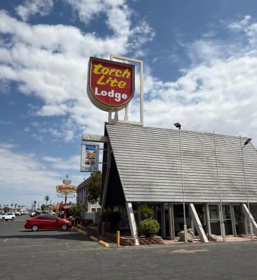 Yuma Hotel | Torch Lite Lodge