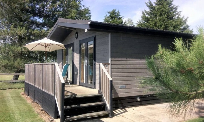 Romney Marsh Otro | Tore Petty - Romantic lodge - spa bath & sauna