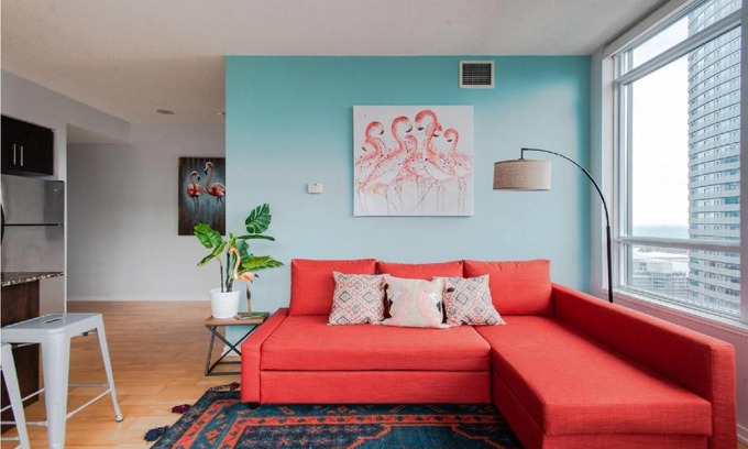 Downtown Toronto Casa | Toronto Downtown Core Two Bedroom Condo with CN Tower View, Free Parking