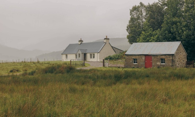 Ledgowan Cabaña | Torran Cottage - A cosy country cottage set in dramatic Scottish landscape