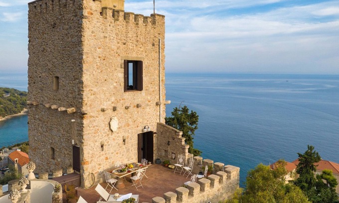 Ventimiglia Villa | Torre Grimaldi 2+2, Emma Villas