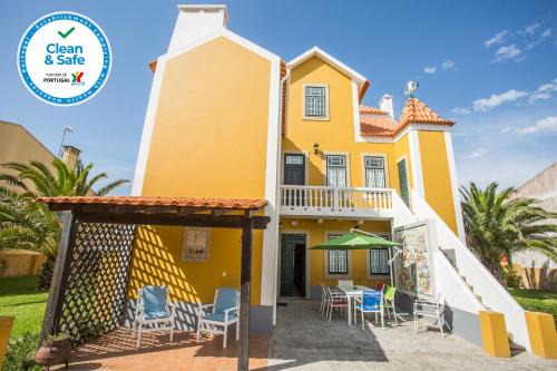 Torreira Casa | Torreira . Yellow Beach Pavilion