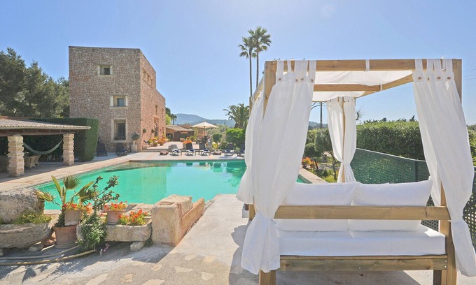 Alcudia Cabaña | Torreon - Casa de campo con piscina a 150 metros de la playa en Alcúdia, Mallorca