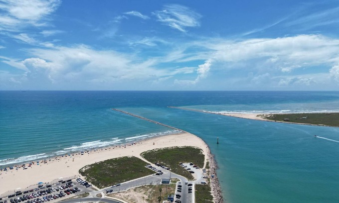 South Padre Island Condominio | Tortuga Bay 3 Bedroom Home by RedAwning
