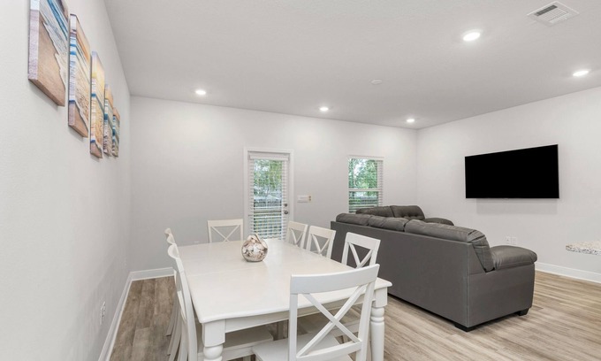 Wright Casa | Tortuga Cove: Coastal Charm & Comfort Just Minutes from the Beach!