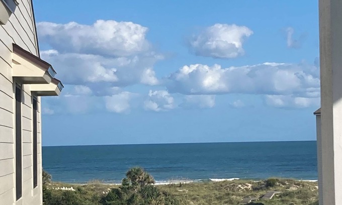 Emerald Isle Condominio | Tortuga Oceanside Villa with Beautiful Beach and Sunset Views in Emerald Isle
