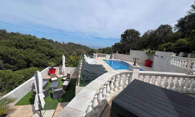 Canyelles Villa | Tossa, villa excepcional, 2 apartamentos piscina privada, vista al mar, aire acondicionado