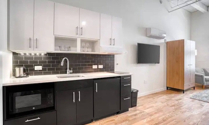 Downtown Hartford Apartamento | Totally Private Cozy studio in awesome Hartford with WiFi, AC