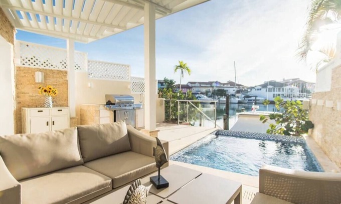 Las Palmas Casa | Totally Remodelled 4 Bedroom Townhouse w/ Picuzzi & Deck