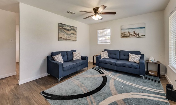 Rockwall Casa | Totally Updated - Charming Bungalow!