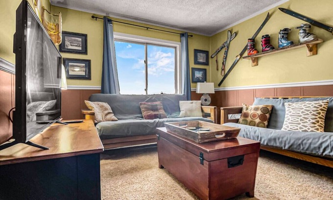 Snowshoe Apartamento | TOTW214 Slope Side Condo WiFi Next To Lift Parking