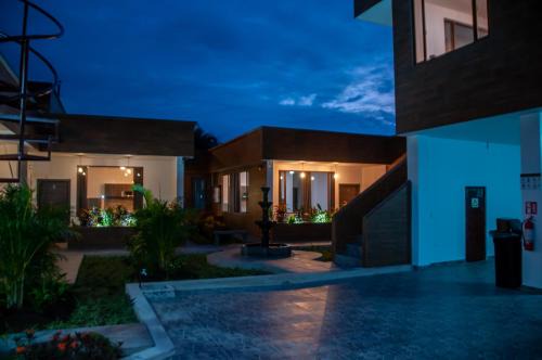Mindo Apartamento | Toucan Platinum Suites Aparthotel