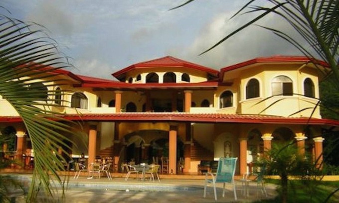 Barú Villa | Tucanes, montañas y cascadas! Jungle Villa w / personal completo.