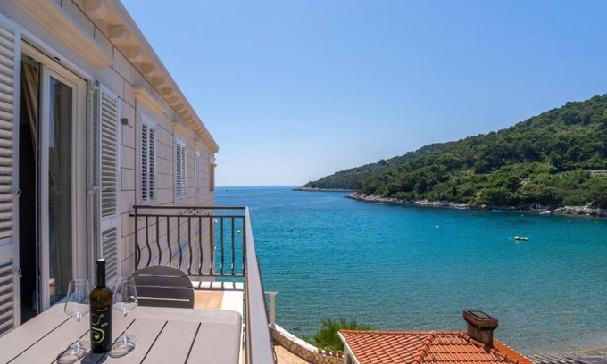 Saplunara Apartamento | Touch of Infinity TOP FLOOR - studio apartment with sea view
