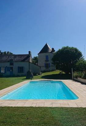 Allouis Casa | Tour de Bablou - insolite
