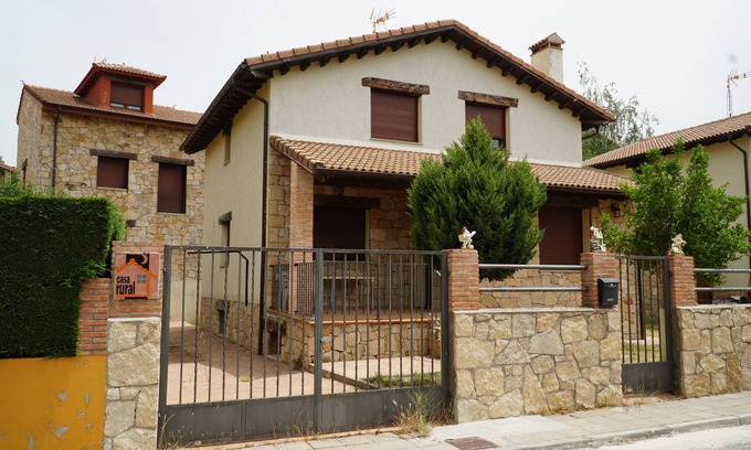 Navarredonda de Gredos Chalet De Esquí | Vivienda Turística en Barajas (Gredos)