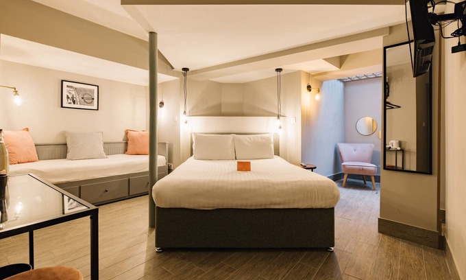 Bermondsey Hotel | TowerBridge64