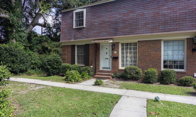 Aiken Casa | Town home located a stones throw to the Wilcox Hotel and Hitchcock Woods