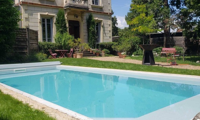 Villefranche-sur-Saone Casa | una casa unifamiliar con jardín / Lyon y Beaujolais