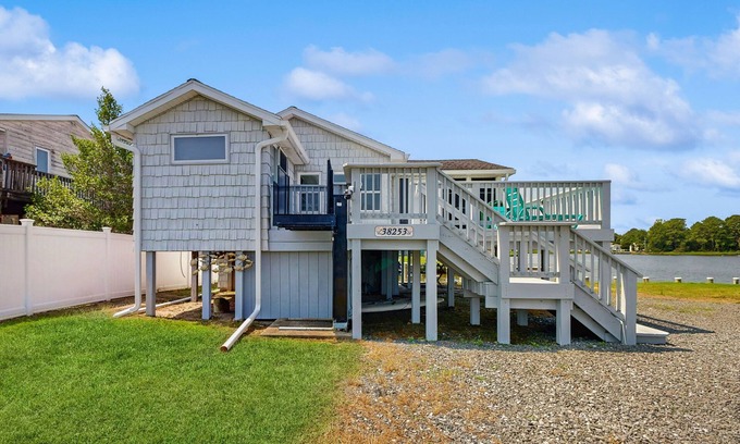 Ocean View Casa | Town of Ocean View dog friendly home w/cable, streaming & free WIFI