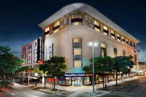 Downtown San Antonio Hotel | TownePlace Suites by Marriott San Antonio Downtown Riverwalk