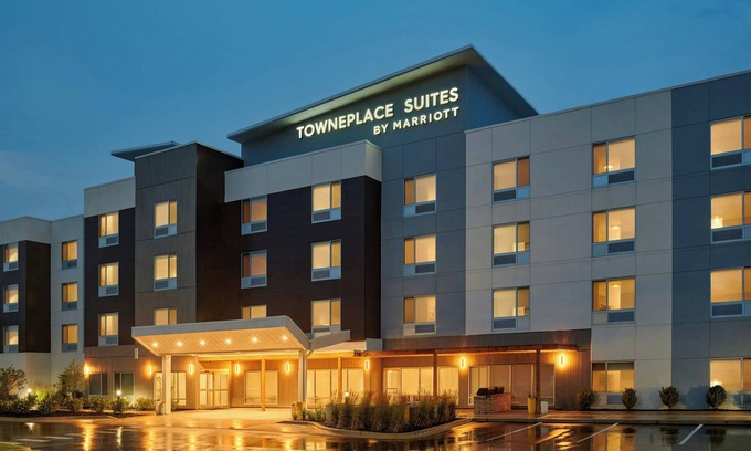 Lansing Hotel | TownePlace Suites by Marriott Lansing North