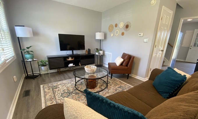 Lynchburg Casa | Townhouse in Lynchburg 3 miles from Liberty
