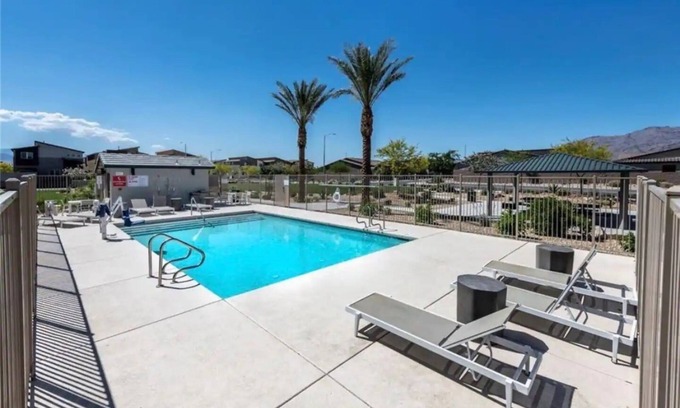 North Las Vegas Casa | Townhouse in North Las Vegas