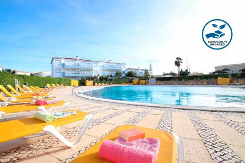 Portimao Casa | Townhouse Moreton by Algarve Vacation