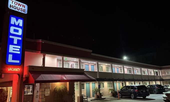 Marina District Hotel | Townhouse Motel