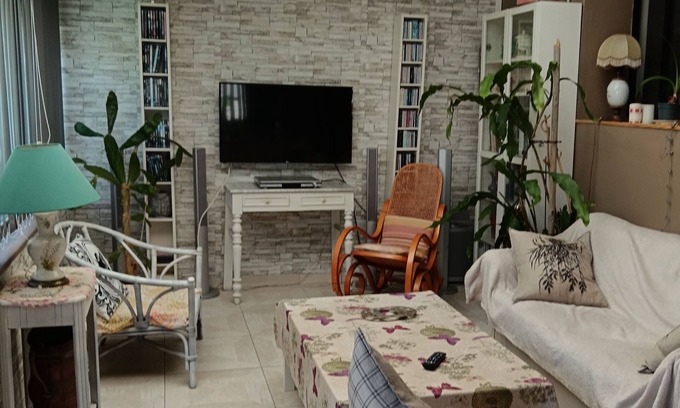Pin - Vert Galant Casa | Townhouse near 24 heures du mans. and rotonde. Quiet neighborhood