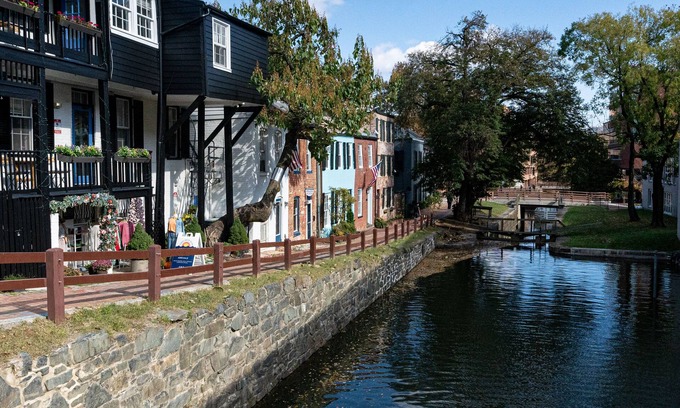 Georgetown Casa | Townhouse on Canal
