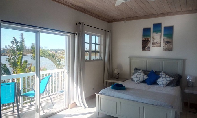 Coral Harbour Casa | Casa de pueblo con vista al agua de mangle (# 2)