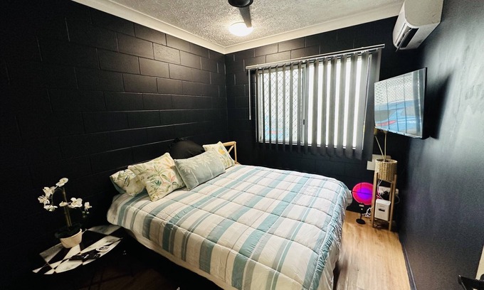 West End Apartamento | TOWNSVILLE WEST END QLD 2 bedroom: fully furnished - saltwater pool in complex.