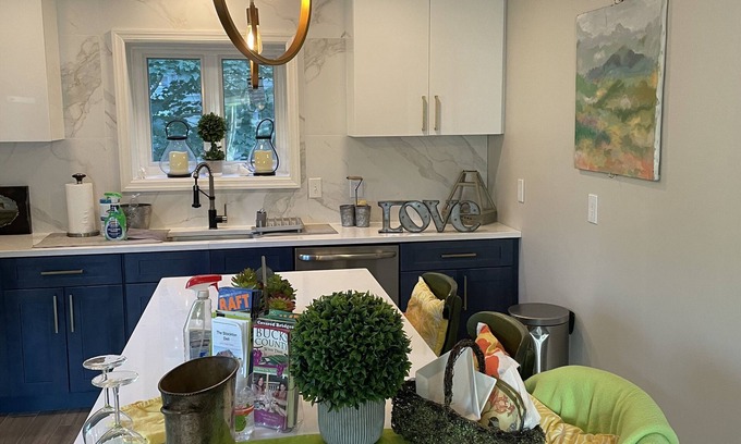 Stockton Casa | Towpath Weekend Retreat along river