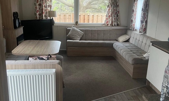 Towyn Cabina | Towyn - 3 Bed Caravan - Pet Friendly