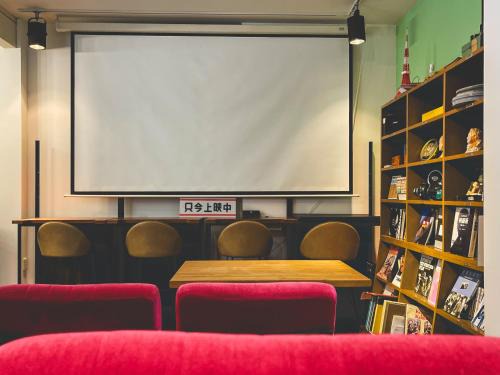 Toyooka Casa | TOYS 927 private room guesthouse and gallery, next to the cinema theater