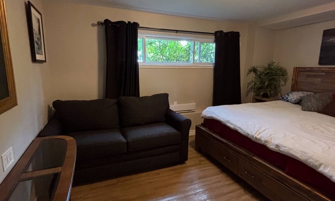 Comox Cama Y Desayuno | . Peaceful, Clean & Pet-Friendly Suites Near Nature & Amenities – Comox Valley