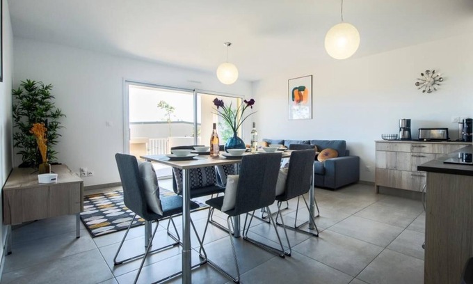 Saint Antoine Apartamento | Très bel appartement 2 chambres avec accès direct à la piscine