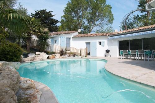 Le Bois-Plage-en-Re Villa | Très belle villa avec piscine (4*)